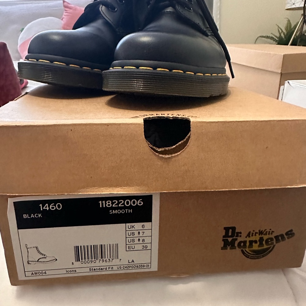 Dr. Martens - Picture 5 of 6